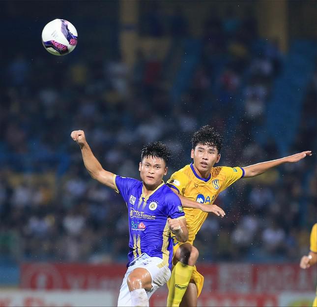 SLNA sẽ tiếp tục là thách thức với CLB Hà Nội trong cuộc đua vô địch Night Wolf V-League 2022. ảnh: Anh Tú