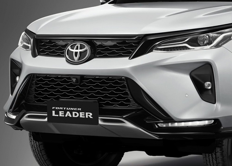 Toyota Fortuner 2023 trình làng, tăng giá bán, đổi tên gọi - 4