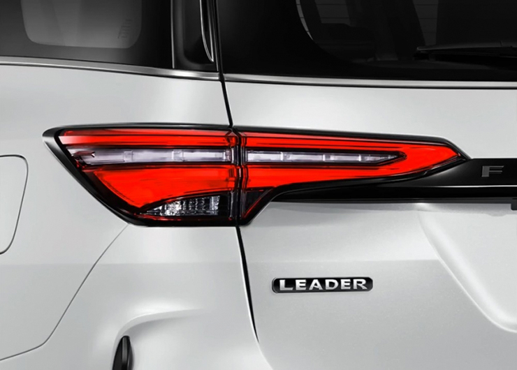 Toyota Fortuner 2023 trình làng, tăng giá bán, đổi tên gọi - 7