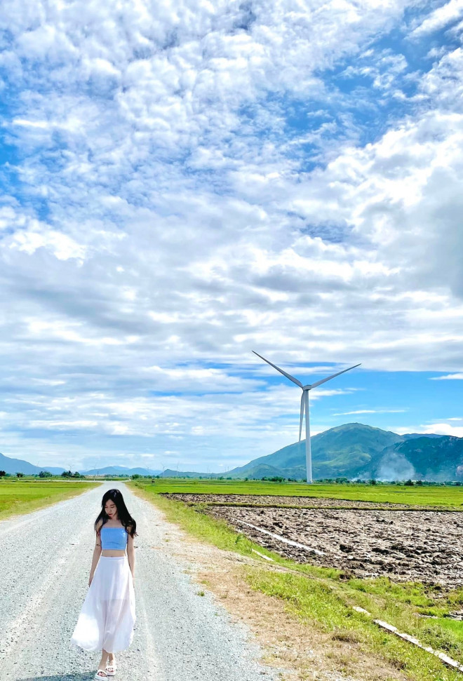 ‘Nhuộm da’ ở vùng đất đầy nắng gió, cùng cung đường biển đắm say lòng người - 7