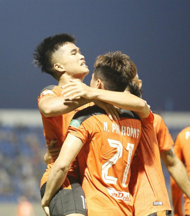 CLB Đà Nẵng đang chơi tốt tại V-League 2022 nhờ dòng máu trẻ. Ảnh: VPF