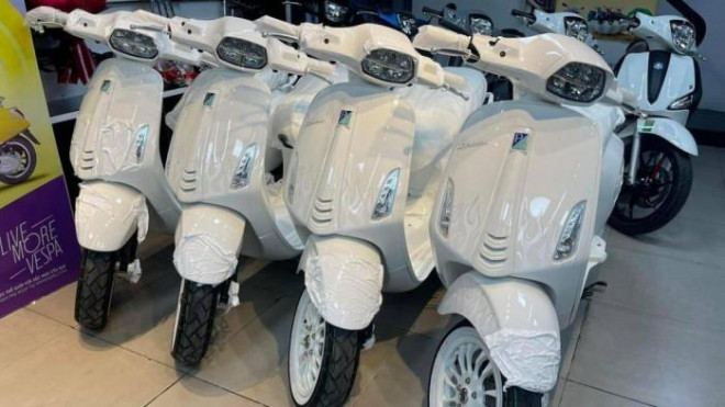 Vespa Sprint Justin Bieber vừa ra mắt nhưng đã cháy hàng tại đại lý do dân buôn nhanh tay gom hàng