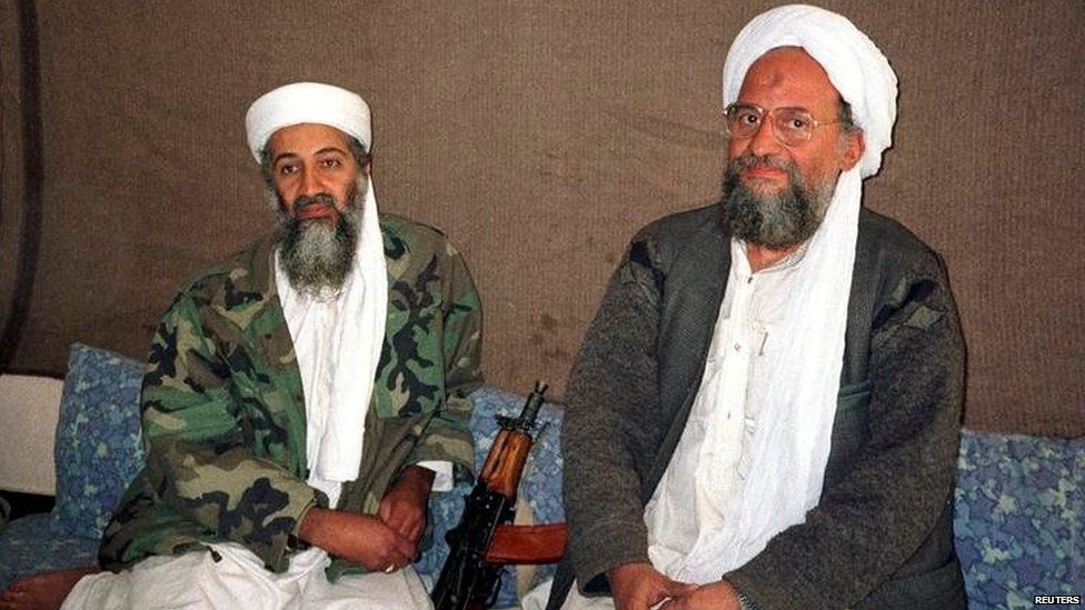 Al-Zawahiri (phải) trở thành thủ lĩnh tối cao al-Qaeda sau khi trùm khủng bố Osama bin Laden bị tiêu diệt năm 2011.