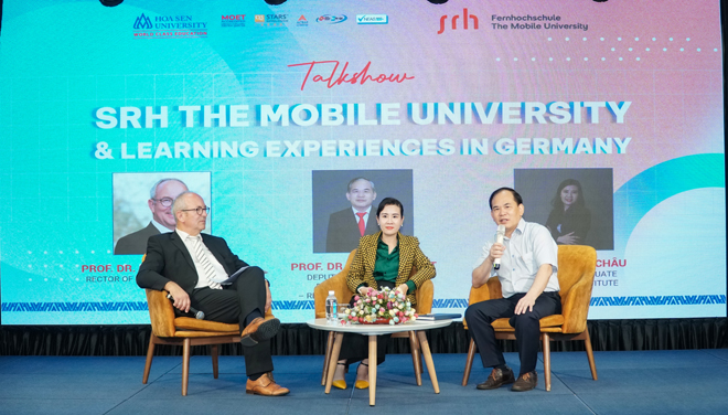 GS. Ottmar Schneck - Hiệu trưởng SRH The Mobile University, GS. Phạm Văn Tất - Phó trưởng phòng Quản lý Khoa học – Tạp chí Khoa học và TS. Đoàn Minh Châu - Viện trường Viện Sau Đại học &amp; Lãnh đạo, Trường Đại học Hoa Sen tại buổi Talkshow: “SRH The Mobile University &amp; learning Experiences in Germany.”