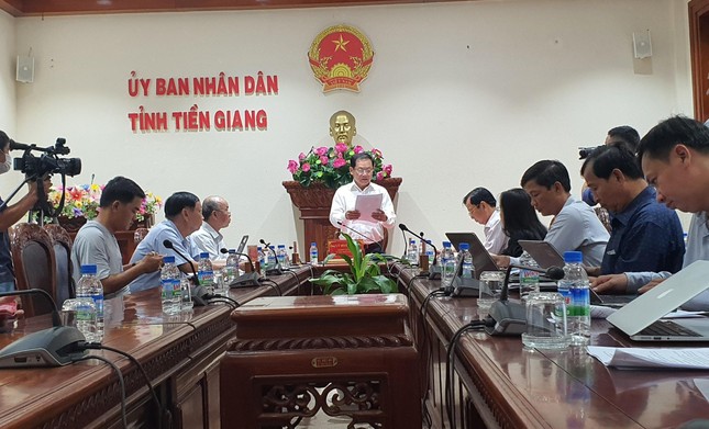 Quang cảnh buổi họp.