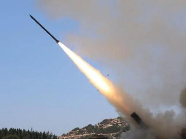 Nhật nói 5 quả tên lửa đạn đạo của Trung Quốc rơi vào EEZ của nước này