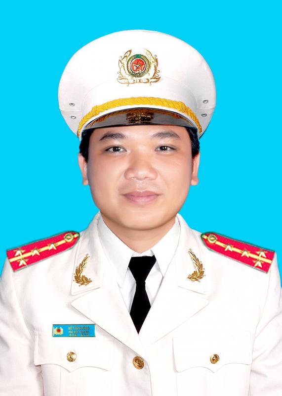 Đại úy&nbsp;Hồ Tấn Dương hy sinh trong quá trình truy bắt đối tượng có hành vi trộm cắp tài sản trên địa bàn huyện Lấp Vò, tỉnh Đồng Tháp.