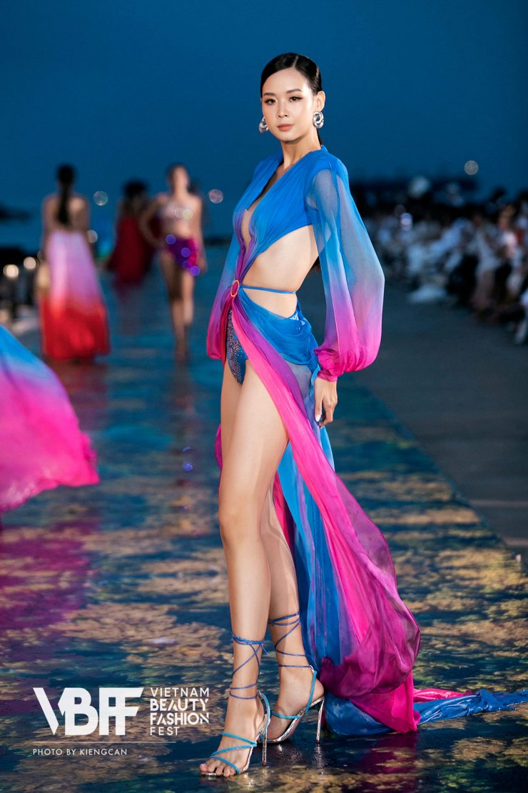 Nguyễn Lê Bảo Ngọc là thí sinh cao nhất tại Miss World Vietnam 2022 khi có chiều cao 1,85m. 

