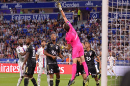 Video bóng đá Lyon - Ajaccio: Lacazette lập công, kịch tính 2 thẻ đỏ (Ligue 1)