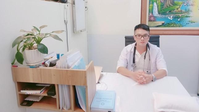 Phạm Đức Duy (sinh năm 1993) hiện là bác sĩ chuyên khoa Y học Cổ truyền tại Phòng khám ở Hà Nội.