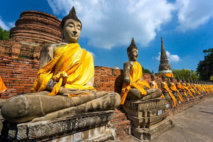 Do di sản Ayutthaya nằm rải rác trên một khu vực rộng lớn, nên nó không được chia thành các khu vực khác nhau để quản lý mà mỗi di tích được quản lý riêng biệt.
