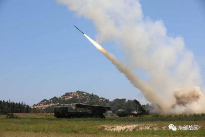 PLA tập trận bắn đạn thật gần Eo biển Đài Loan ngày 4/8. Ảnh - Reuters