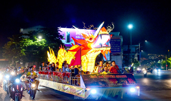 "Lễ hội Thành Tuyên" lần đầu được tổ chức với quy mô cấp tỉnh vào năm 2014. Lễ hội này đã được Tổ chức Guinness xác nhận lập kỷ lục: "Đêm hội có nhiều mô hình đèn Trung thu độc đáo và lớn nhất Việt Nam", "Mâm cỗ Trung thu lớn nhất Việt Nam", "Cặp đèn lồng lớn nhất Việt Nam".