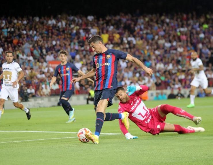 Lewandowski ghi bàn đầu tiên cho Barca
