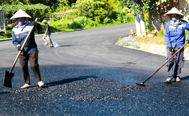 Tuyến đường nối cao tốc Nội Bài - Lào Cai lên Sa Pa có điểm đầu tại Km 0+00 tương ứng với nút giao giữa đường cao tốc Nội Bài - Lào Cai với quốc lộ 4D tại Km135+940, quốc lộ 4D. Giai đoạn I của dự án sẽ xây dựng mới tuyến đường theo hướng nối dài tỉnh lộ 155 đến Km13+800, kết nối với quốc lộ 4D tại Km117+550, bao gồm cả cầu Móng Sến và đường dẫn hai đầu cầu, tổng chiều dài 13,8 km.