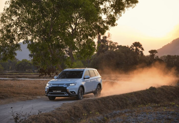 Giá xe Mitsubishi Outlander lăn bánh tháng 8/2022, nhiều quà tặng giá trị - 14