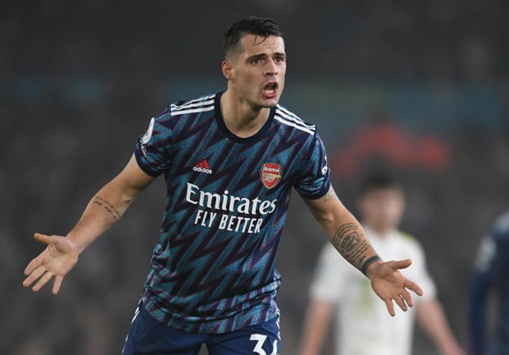 Granit Xhaka bị nghi cố tình nhận thẻ vàng để bán độ trận Leeds - Arsenal ở giải Ngoại hạng Anh cuối mùa trước