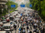 Tin tức trong ngày - Phân làn tách ô tô, xe máy trên đường Nguyễn Trãi: Đi sai làn bị phạt bao nhiêu tiền?