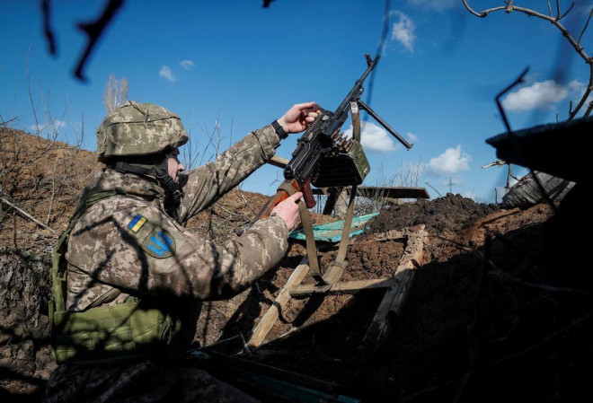 Nhà quan sát quân sự Yevgeny Poddubny - biên tập viên Kênh truyền hình quốc gia Nga trong một cuộc trả lời phỏng vấn cho biết ông tin rằng Quân đội Ukraine đang bắt đầu chuẩn bị thực sự cho một cuộc phản công theo hai hướng, ngoài Kherson thì còn cả Kharkiv.