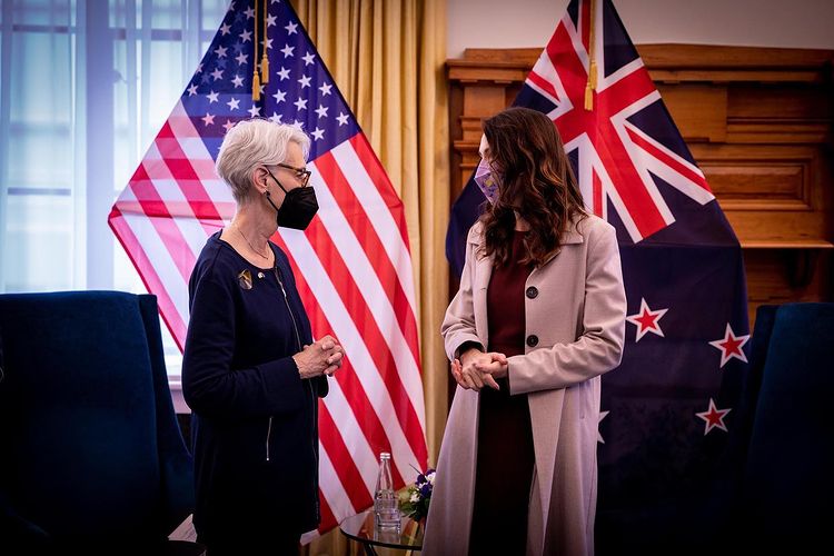 Thứ trưởng Ngoại giao Mỹ Wendy Sherman ngày 9/8 tới New Zealand gặp Thủ tướng&nbsp;Jacinda Ardern.