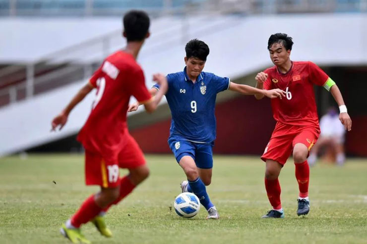 Hai đội tuyển trẻ U19 và U16 của Thái Lan liên tiếp thua Việt Nam và lỡ hẹn 2 trận chung kết các giải đấu Đông Nam Á