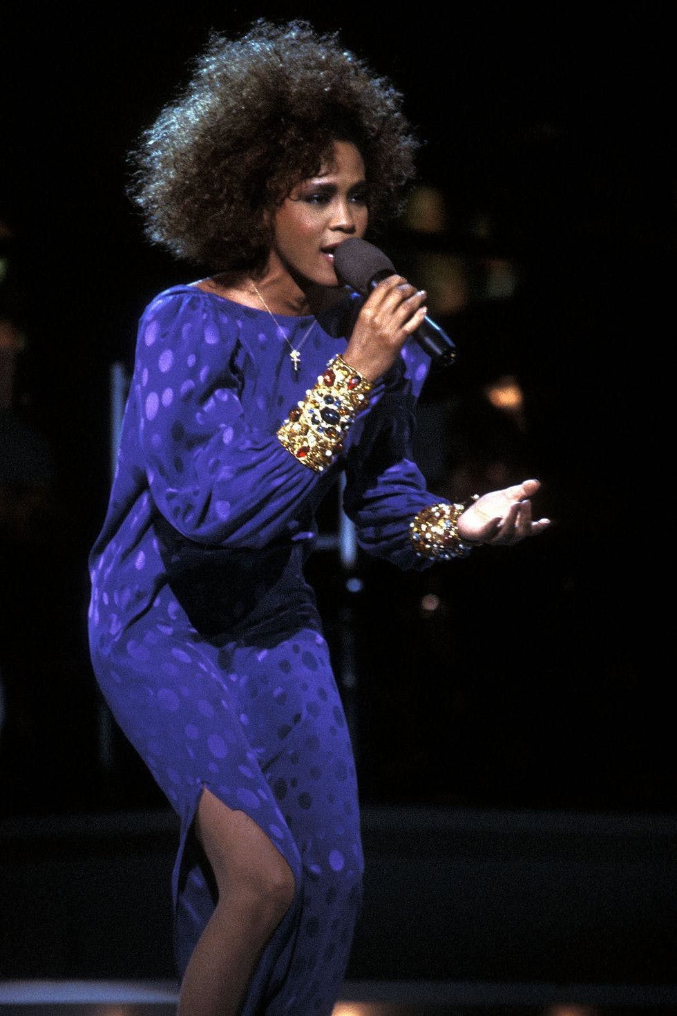 Whitney Houston: Biểu tượng âm nhạc và thời trang tài năng của thế giới - 7