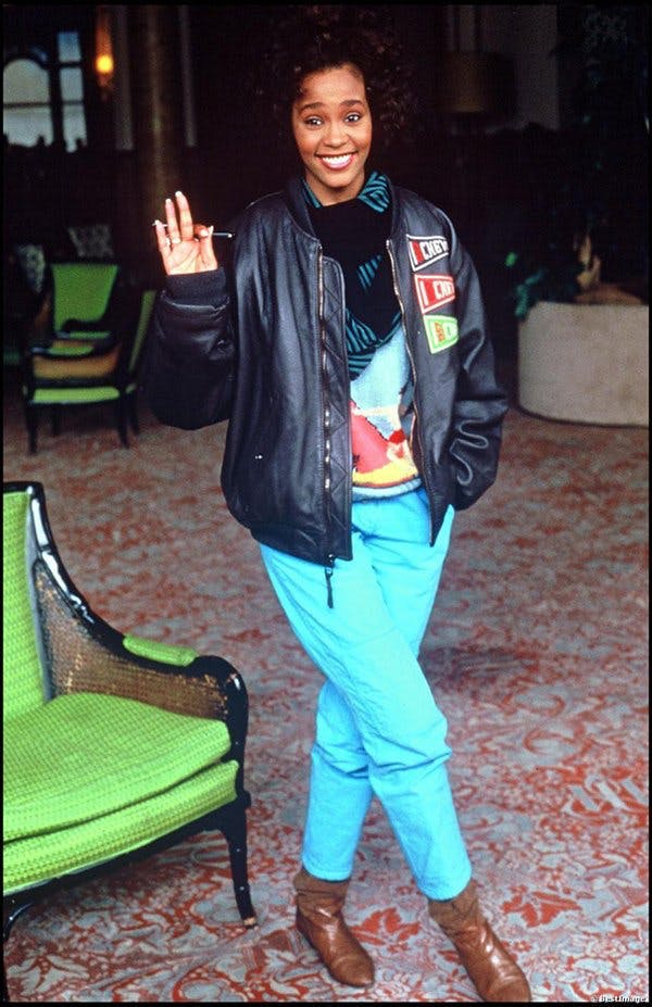 Whitney Houston: Biểu tượng âm nhạc và thời trang tài năng của thế giới - 9