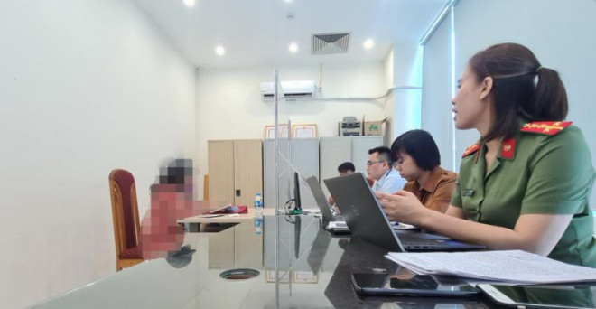 Chủ Facebook&nbsp;L.P.D làm việc với Sở TT&amp;TT TP Hà Nội và các cơ quan chức năng của TP Đà Nẵng.