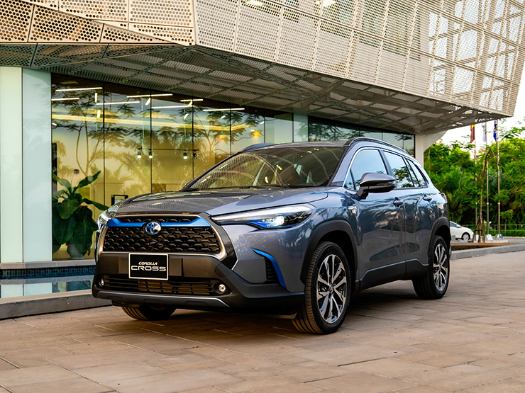 Giá xe Toyota Corolla Cross niêm yết và lăn bánh tháng 8/2022