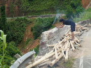 Tin tức trong ngày - Đoạn &quot;cua tử thần&quot; - nơi vừa xảy ra vụ tai nạn thảm khốc ở Thừa Thiên - Huế