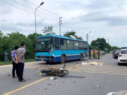 Tin tức trong ngày - 2 thanh niên đi xe máy tử vong sau va chạm với xe buýt