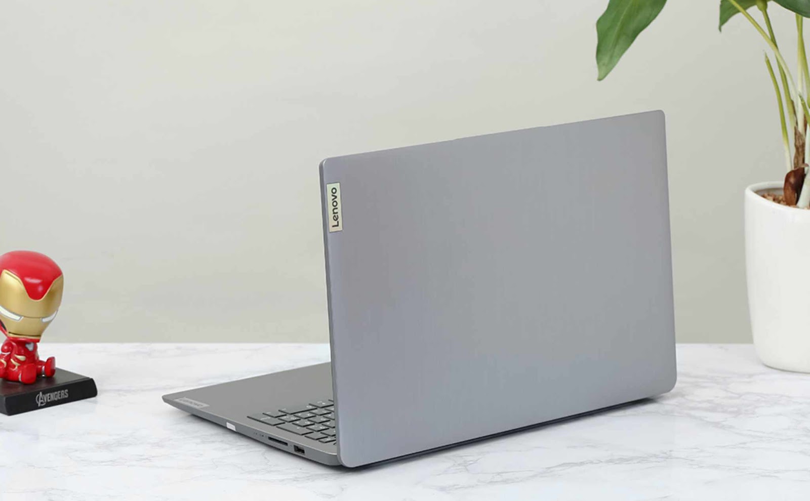 Danh sách 3 laptop core i3, i5, i7 giá rẻ bán chạy nhất tại Di Động Việt - 1