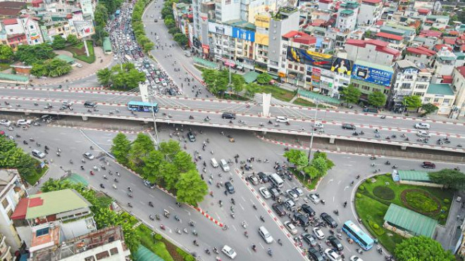 Giao thông tại nút giao Ngã Tư Sở đã giảm nhiệt ùn tắc sau khi tổ chức lại