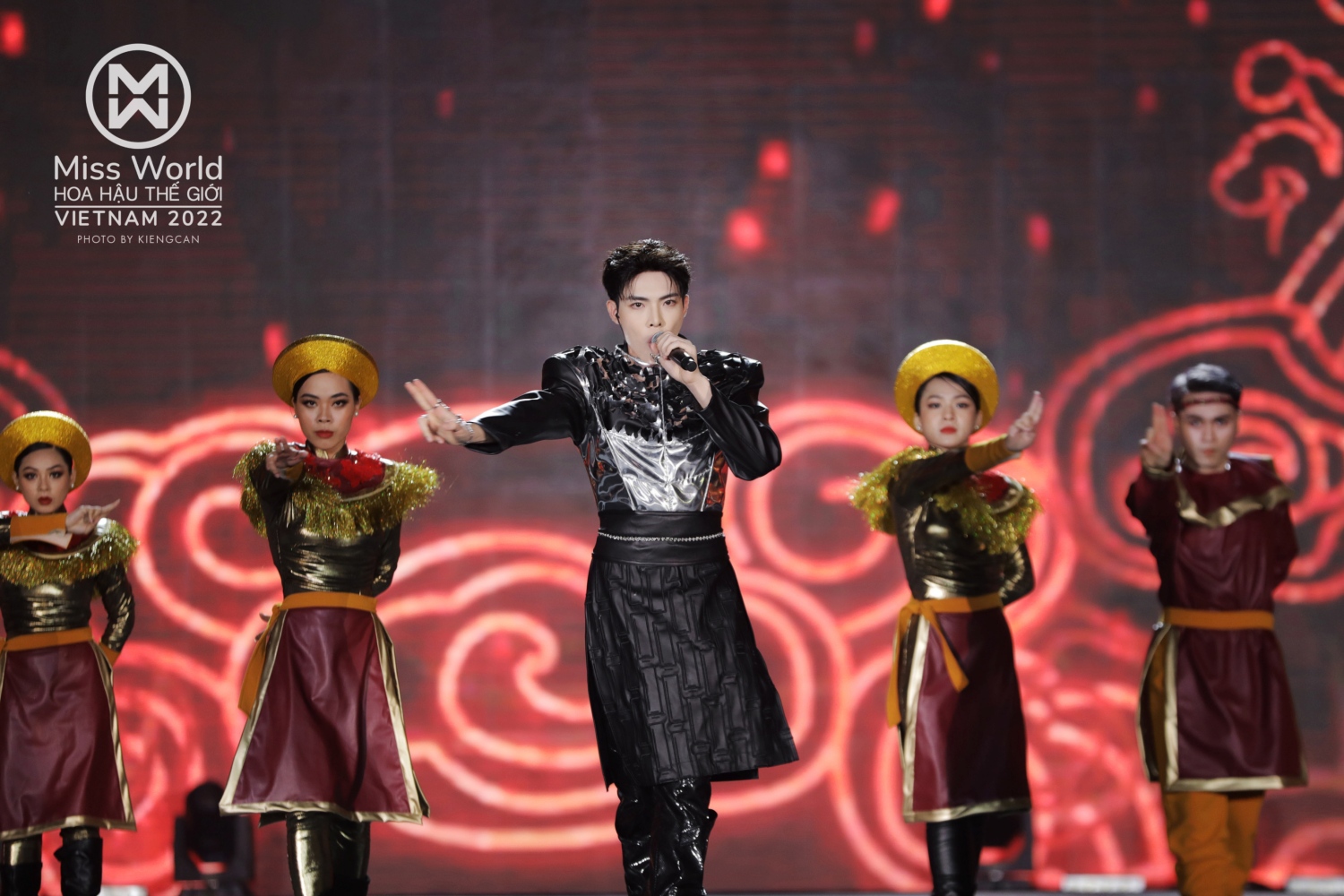 Mai Phương đăng quang Hoa hậu Thế giới Việt Nam 2022 - 34