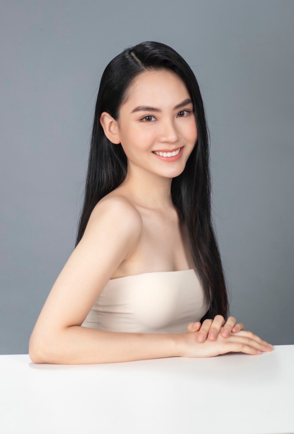 MC song ngữ gây nghẽn sóng “Miss World” vì quá xinh, từng là gia sư của con trai Lệ Quyên - 5