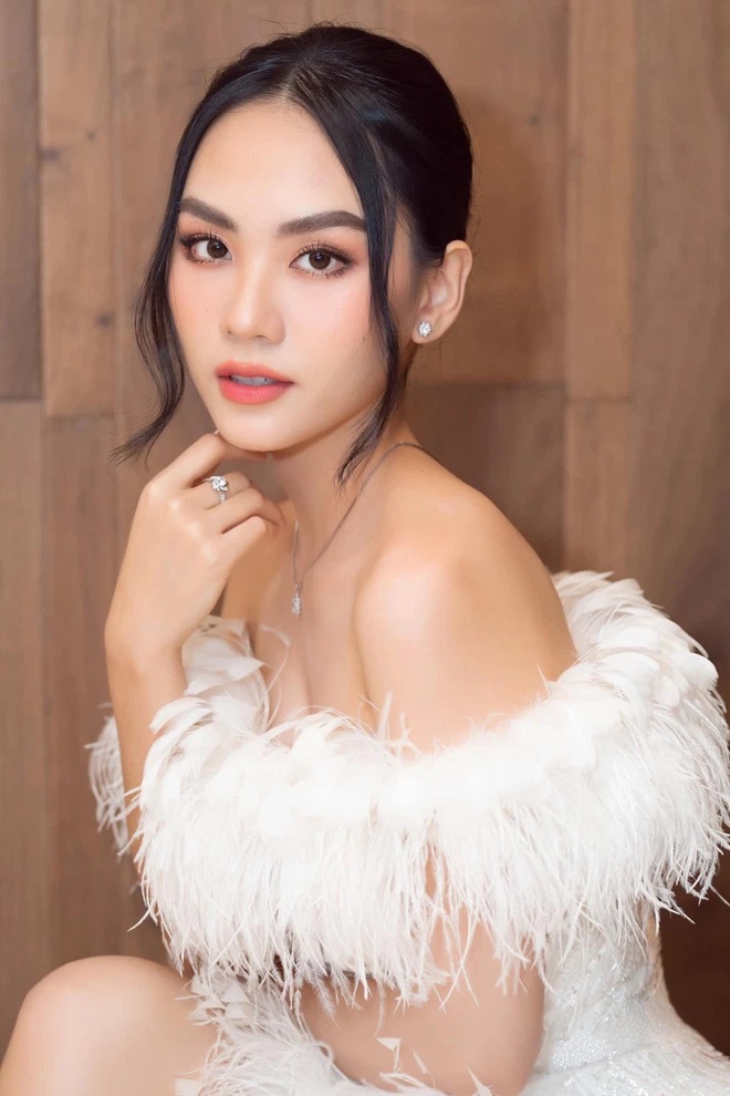 MC song ngữ gây nghẽn sóng “Miss World” vì quá xinh, từng là gia sư của con trai Lệ Quyên - 3