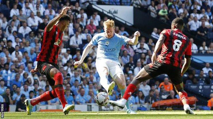 Kevin De Bruyne làm khổ hàng thủ của Bournemouth