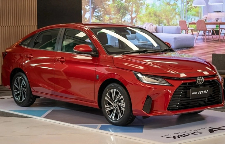 Ảnh thực tế Toyota Vios 2023 tại đại lý, ngoại hình lột xác thoát mác "xe dịch vụ" - 6