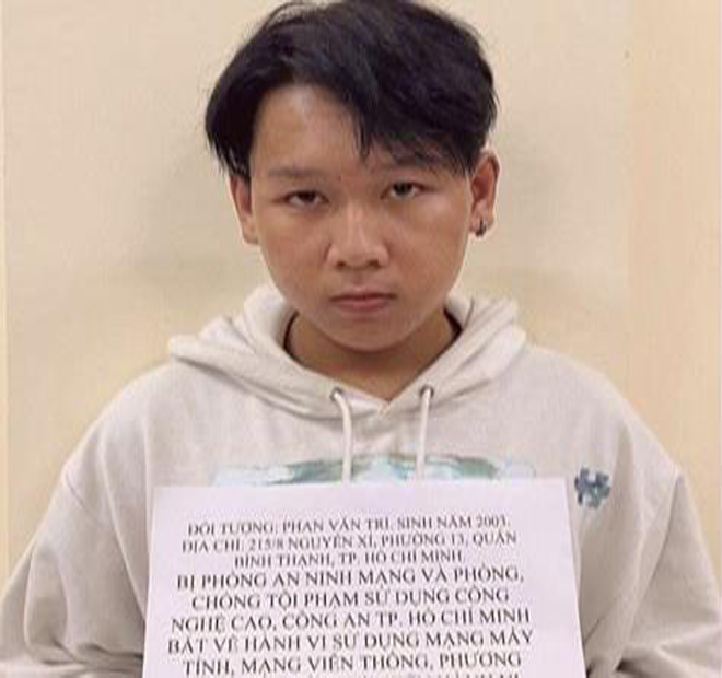 Phan Văn Trí tại cơ quan công an