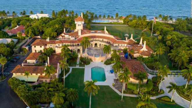 Toàn cảnh khu nghỉ dưỡng Mar-a-Lago bên bờ biển Palm Beach ở Florida. (Ảnh: CNN)