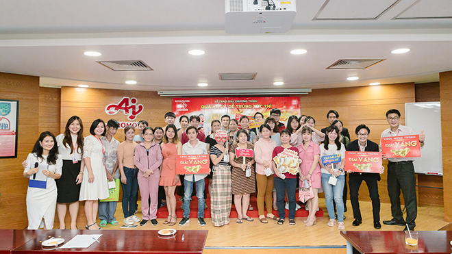 Buổi lễ trao giải cho các khách hàng may mắn trúng Giải đặc biệt tại Công ty Ajinomoto Việt Nam.
