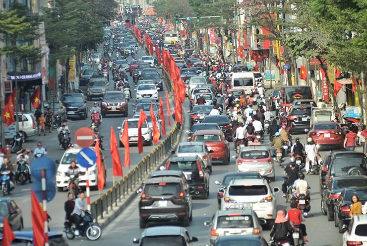 Theo khảo sát mức sống dân cư năm 2021 của Tổng cục Thống kê cho thấy, Hà Nội có thu nhập bình quân đầu người 6 triệu đồng/người/tháng.
