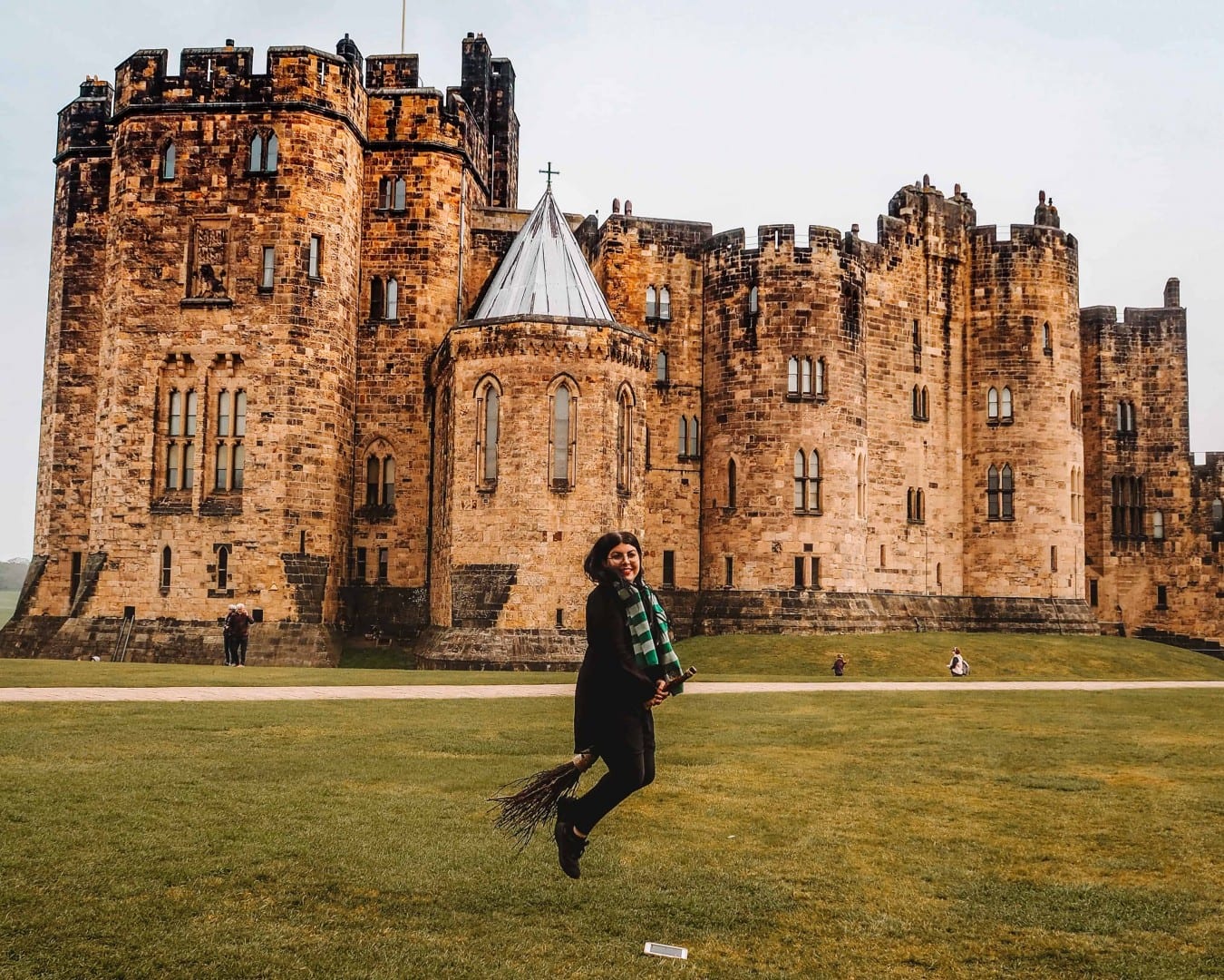 Lạc vào thế giới ma thuật trong Harry Potter với tòa lâu đài cổ Alnwick - 6