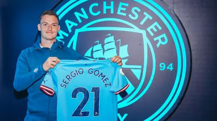 Hậu vệ trái Sergio Gomez khoác áo Man City từ Anderlecht