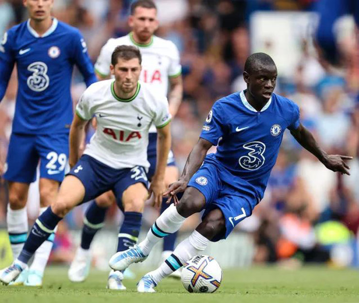 N'Golo Kante dính chấn thương gân kheo ở trận Chelsea đánh rơi chiến thắng trước Tottenham Chủ nhật tuần trước