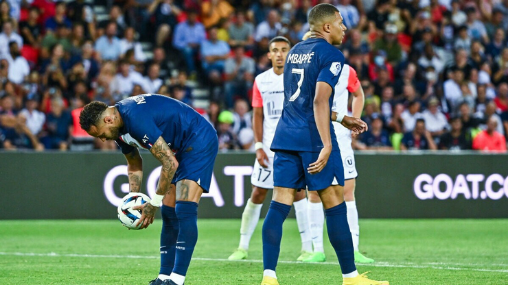 Mbappe và Neymar nổ ra mâu thuẫn tại PSG