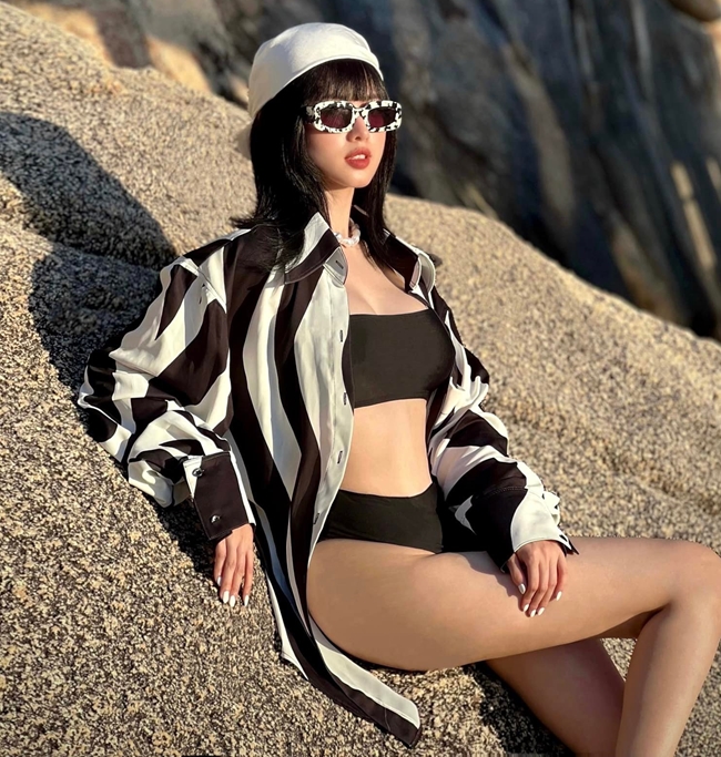 Năm 2014, cựu hot girl Hà thành dừng hoạt động showbiz và chuyển hướng sang lĩnh vực kinh doanh. Hiện tại, cô là bà chủ của một thẩm mỹ viện và có thương hiệu thời trang riêng. 
