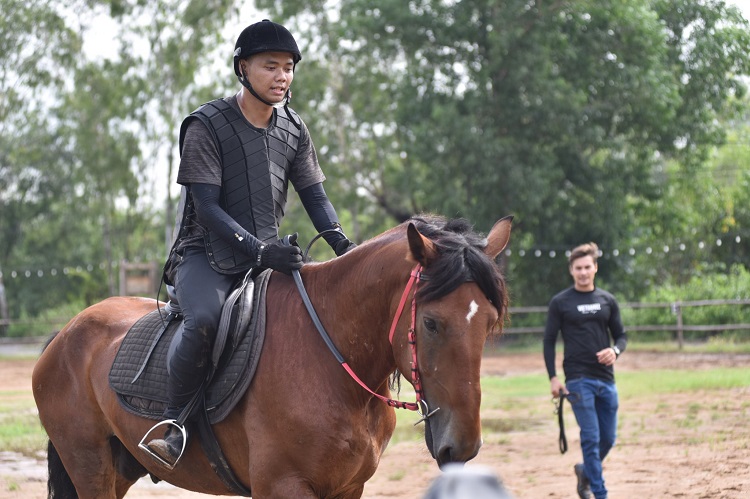 Cưỡi ngựa là bộ môn thể thao kén người chơi nhưng có thể phù hợp với nhiều độ tuổi khác nhau từ trẻ em đến người trưởng thành. (Ảnh: Vietgangz Horse Club)