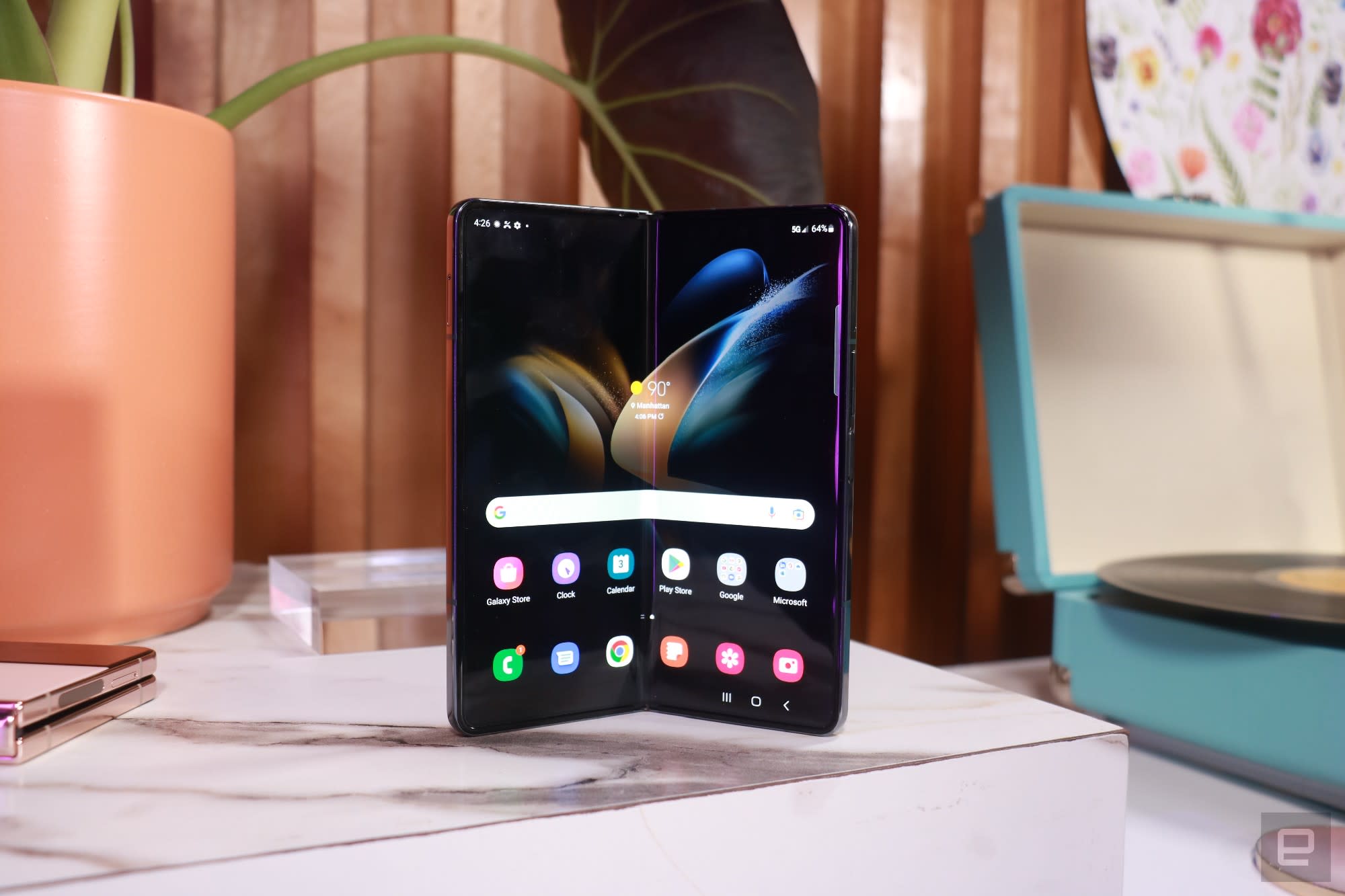 Đây mới là “đối thủ” mạnh của Galaxy Z Fold 4 - 3