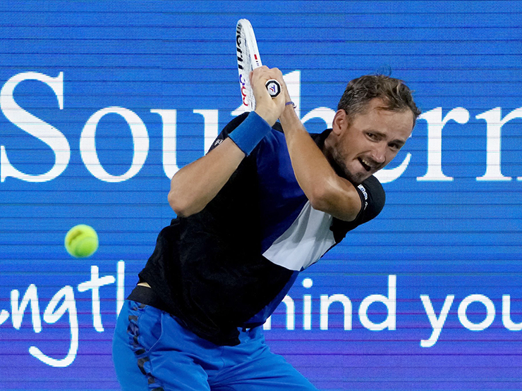 Video tennis Medvedev - Tsitsipas: Kịch tính 3 set, bản lĩnh lên tiếng (Bán kết Cincinnati Open)